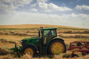 Antena John Deere – niezawodna komunikacja i precyzja pracy